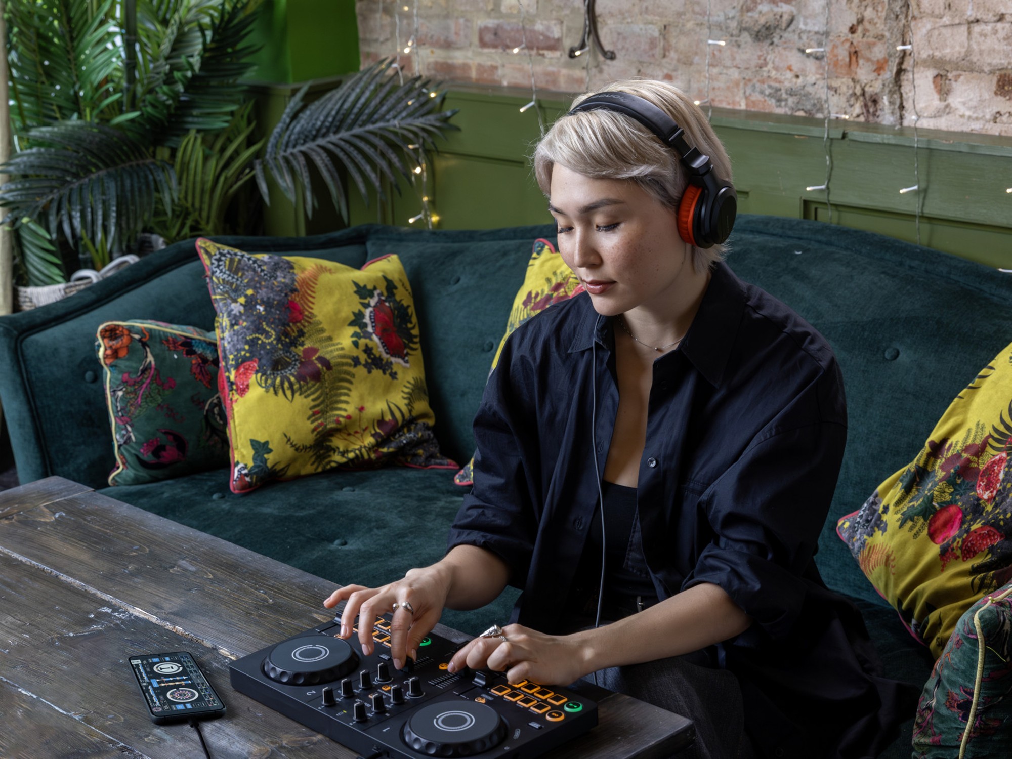 AlphaTheta DDJ-FLX2