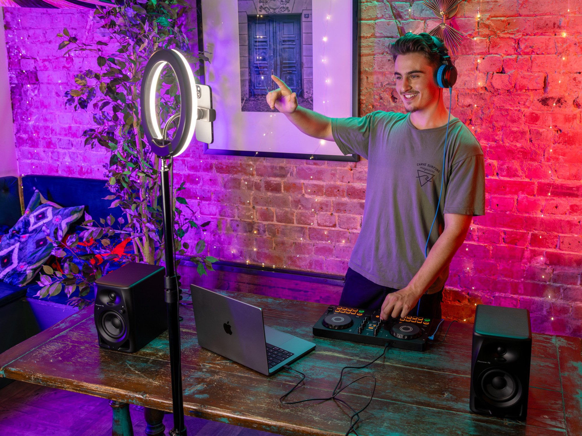 AlphaTheta DDJ-FLX2