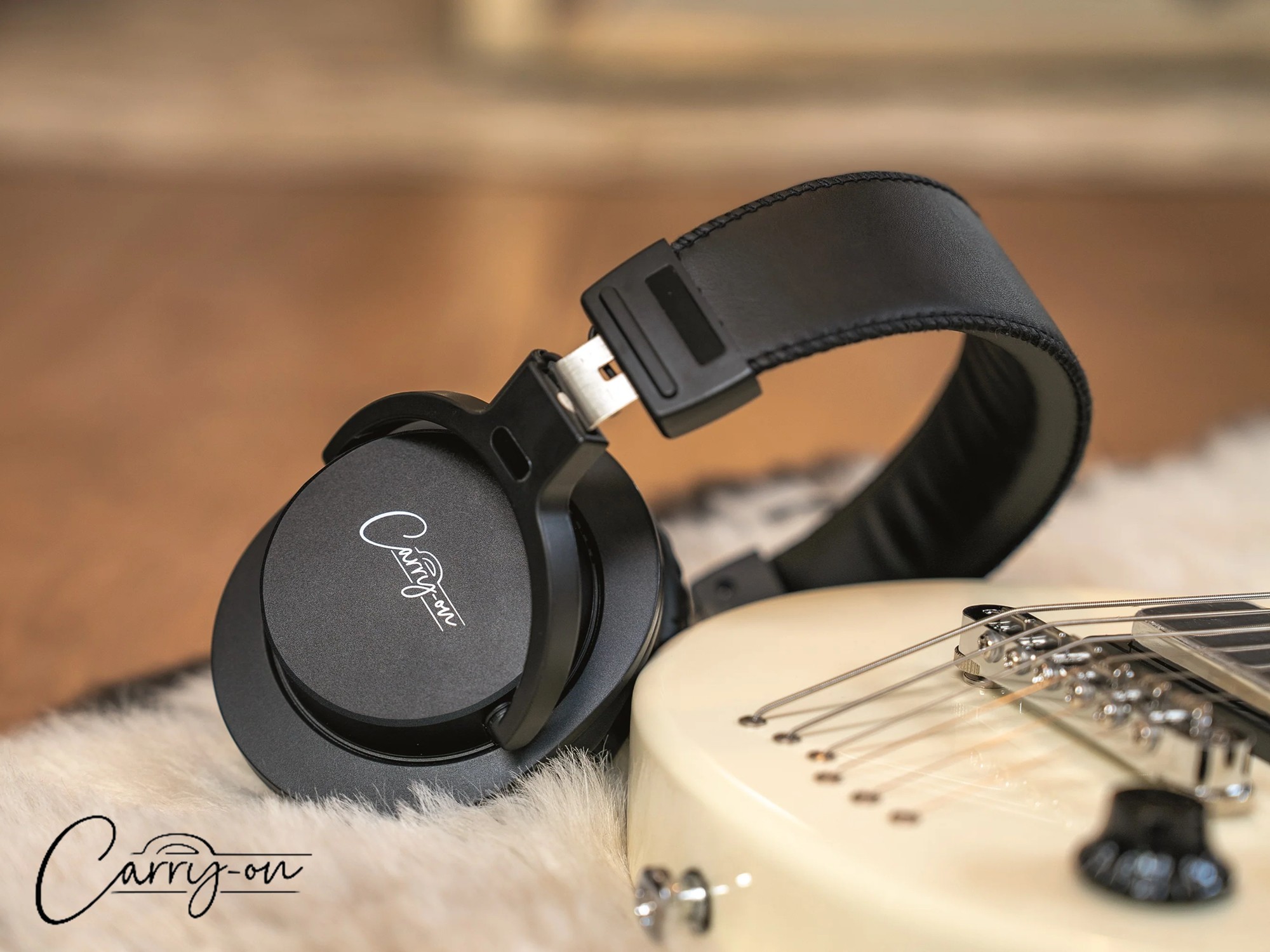 Carry-on SH100 folding studio headphones