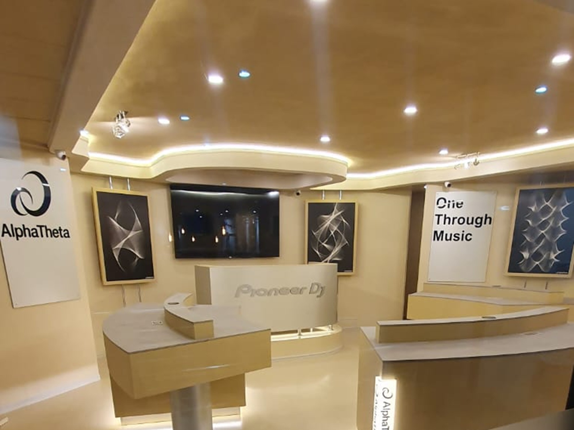AlphaTheta Experience Centre