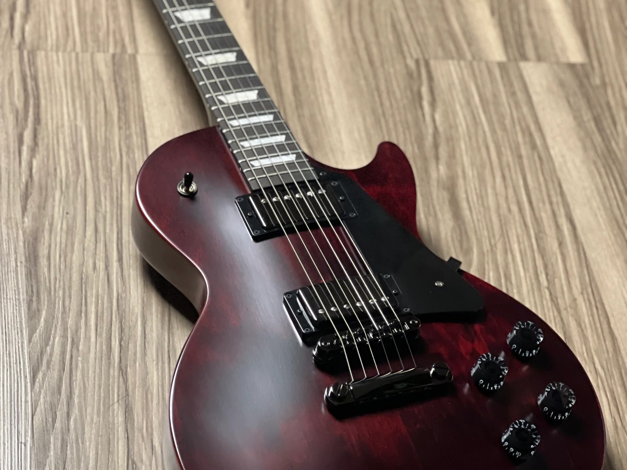 Gibson Les Paul Modern Studio Wine Red Satin