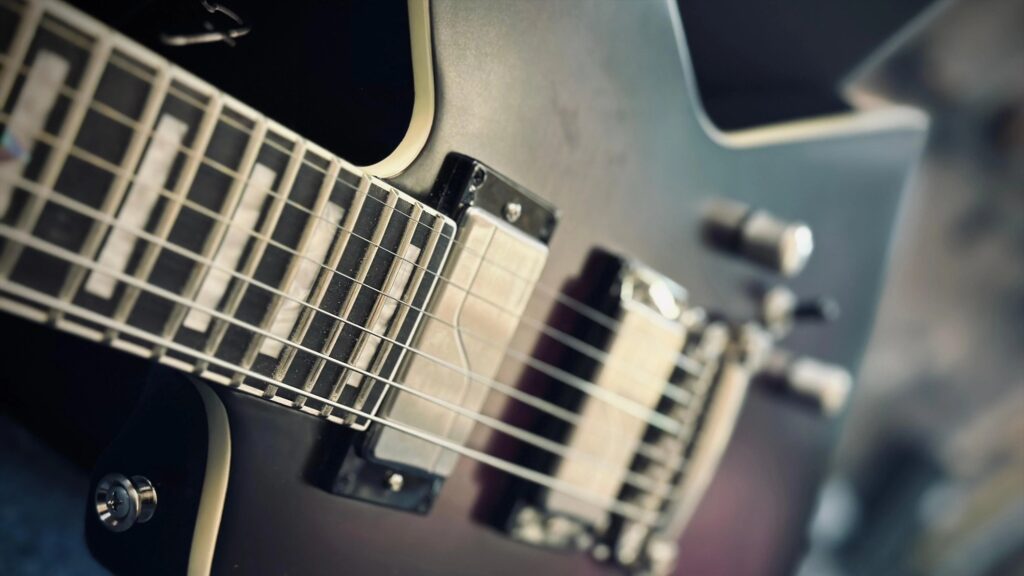 Epiphone Extura Prophecy Aged Jet Black Metallic