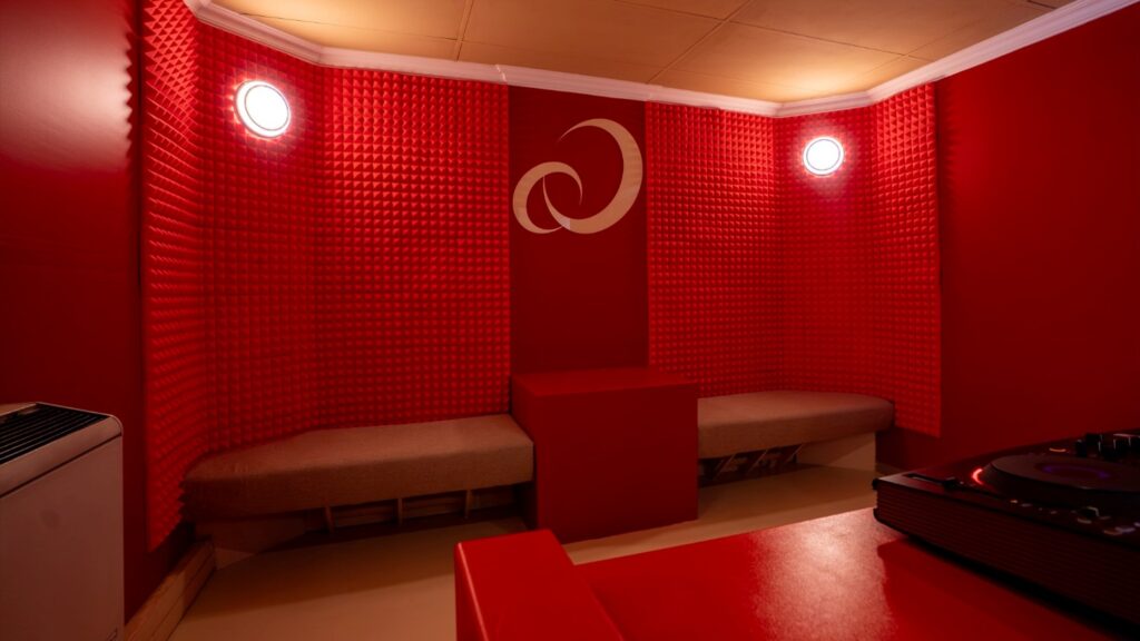 Inside the Proaudio RED ROOM