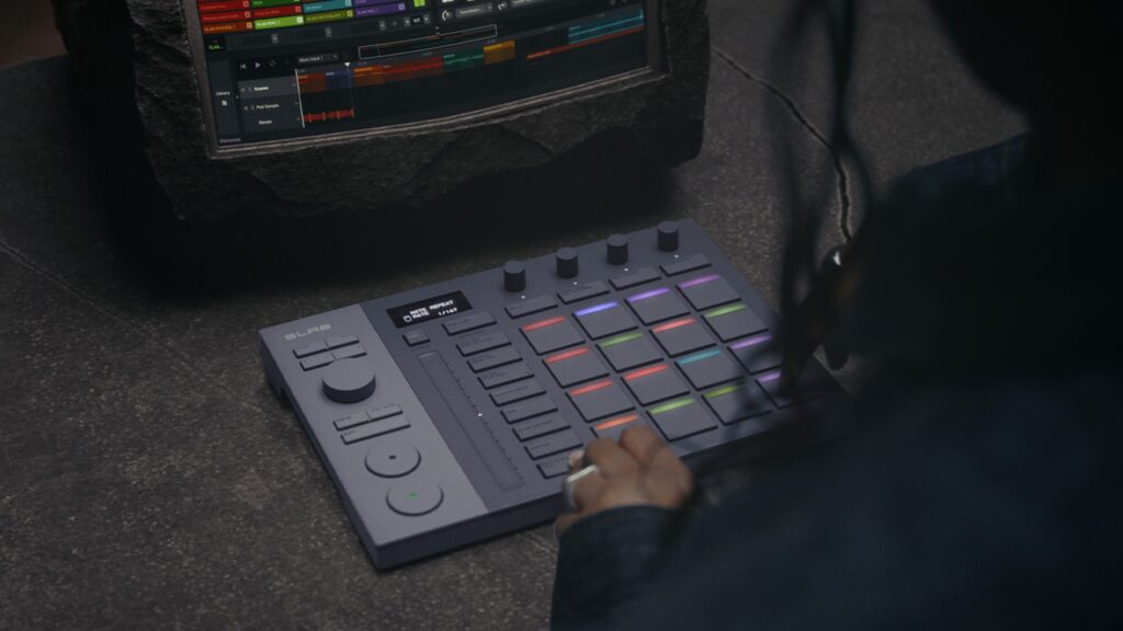 AlphaTheta SLAB MIDI pad controller