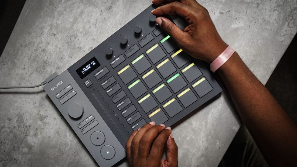 AlphaTheta SLAB controller for Serato Studio