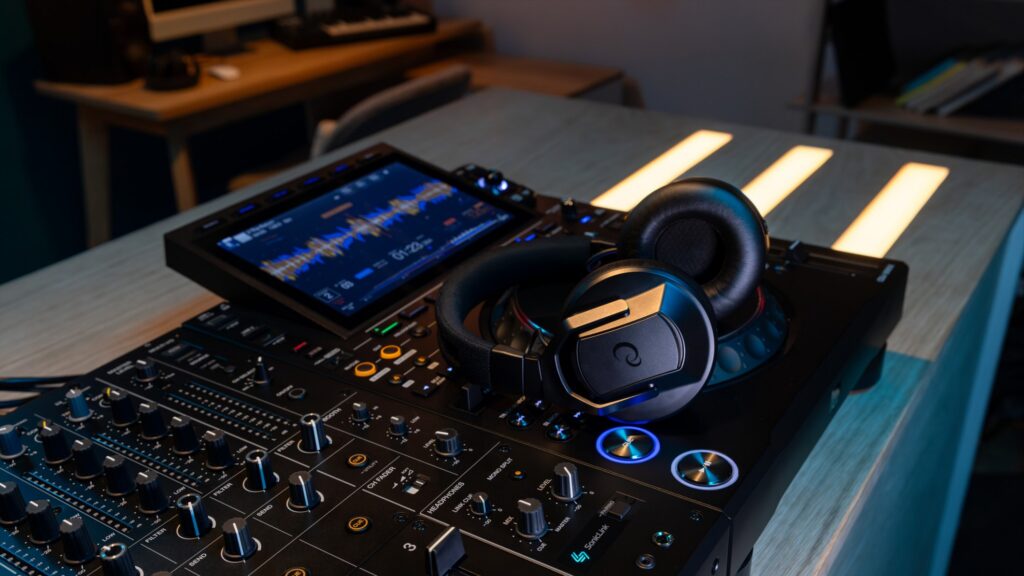 AlphaTheta DJM-V5