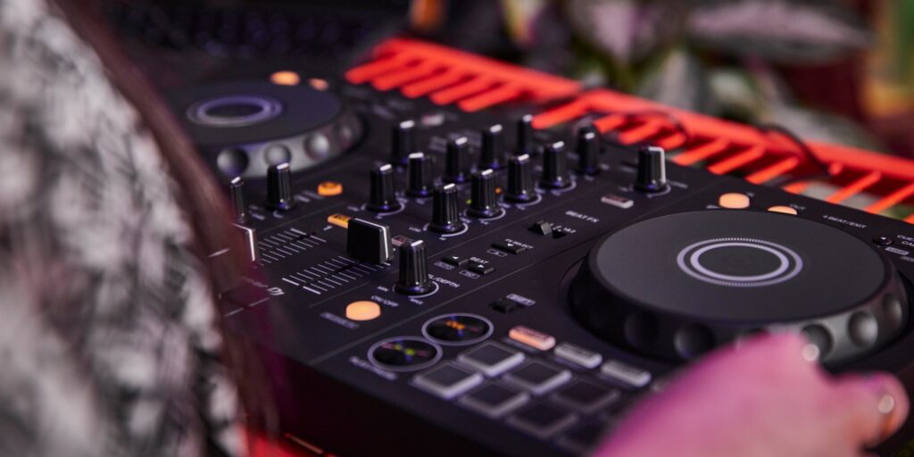 choosing the right DJ controller for beginners in 2026