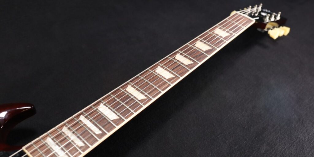 Gibson SG Standard ’61 Maestro Vibrola T-Type Aged Cherry