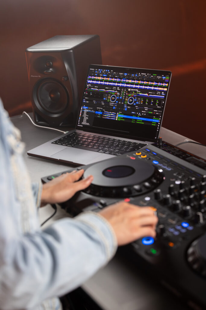 AlphaTheta DDJ-GRV6