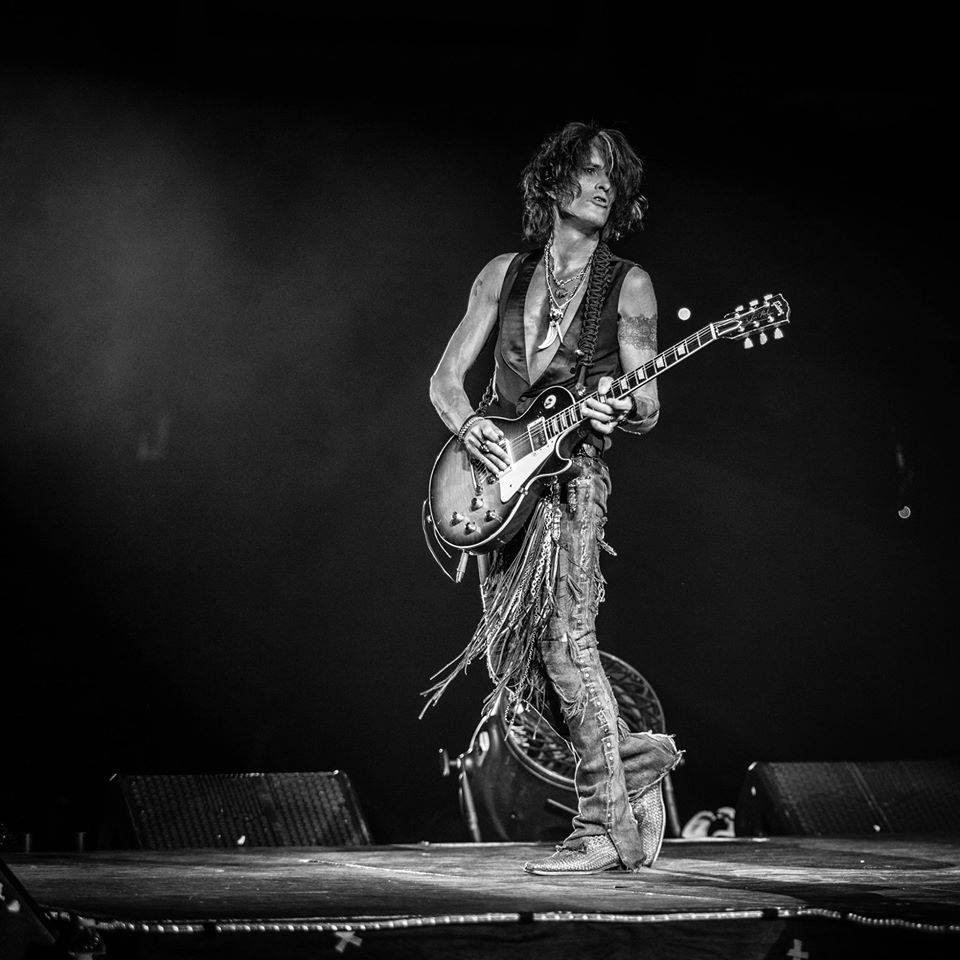 Joe Perry & Gibson