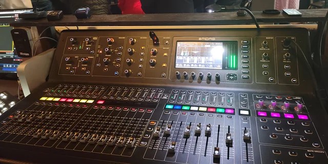 MIDAS M32 LIVE
